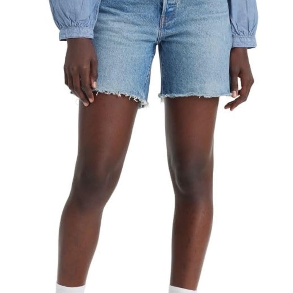 NWT Levi’s 501 Mid thigh Women's Denim Shorts